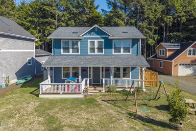 /international/us/11408-ne-coos-street-newport-or-110120606737/