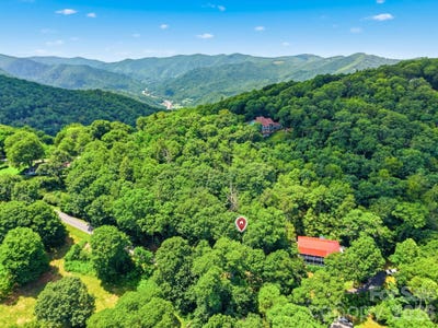 /international/us/eagles-nest-road-waynesville-nc-110119994057/