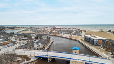 /international/us/750-s-pier-dr-sheboygan-wi-110105980968/