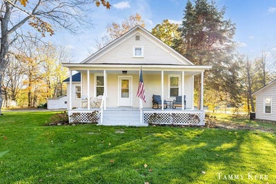 /international/us/445-s-maple-street-saugatuck-mi-110103237775/