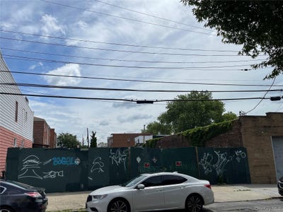 /international/us/57-37-59th-street-maspeth-ny-110099859162/