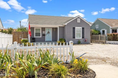 /international/us/3111-arendell-street-morehead-city-nc-110100420751/