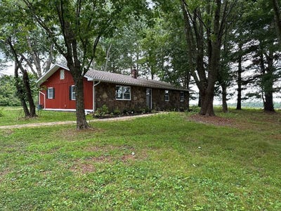 /international/us/1210-bethel-church-rd-cobden-il-110101177263/
