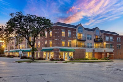 /international/us/1800-dewes-street-glenview-il-110120607857/