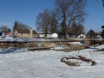 /international/us/336-twin-lake-road-tobacco-twp-mi-110105765309/