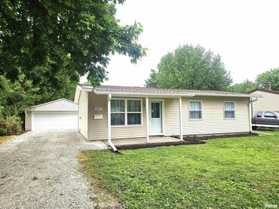 /international/us/1607-meadow-drive-galesburg-il-110108441545/