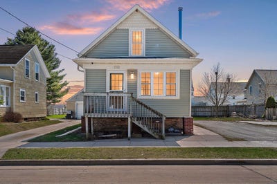 /international/us/1313-21st-street-two-rivers-wi-110107483570/