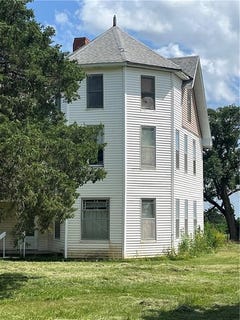 /international/us/627-50th-road-toronto-ks-110100354253/