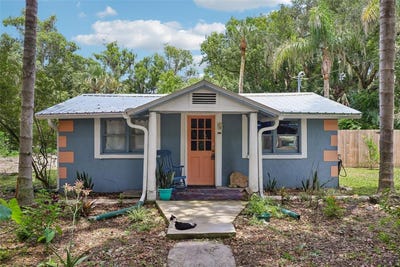 /international/us/521-s-9th-street-crescent-city-fl-110109465752/