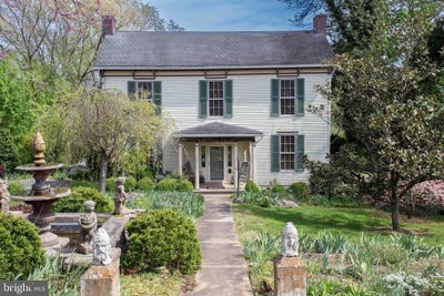 /international/us/147-s-court-street-luray-va-110107259366/