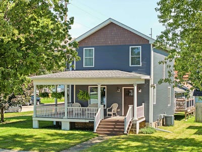/international/us/1202-1st-center-avenue-brodhead-wi-110120041212/