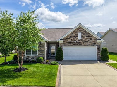 /international/us/8081-parkcroft-drive-mentor-oh-110108255836/