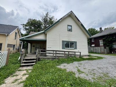 /international/us/1212-e-main-street-crawfordsville-in-110100947341/