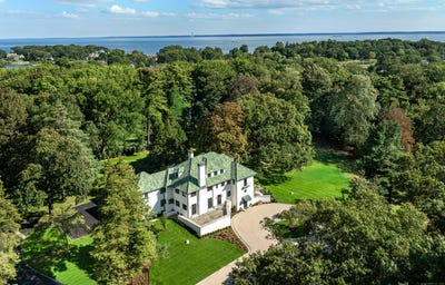 /international/us/18-tokeneke-trail-darien-ct-110102046534/