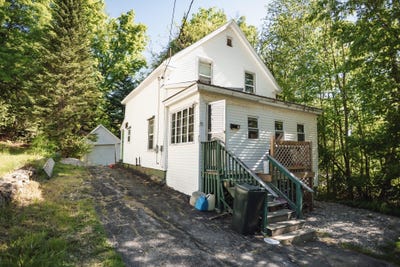 /international/us/54-chaplin-street-rumford-me-110108663249/