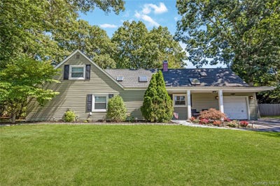/international/us/23-lakeside-drive-ronkonkoma-ny-110110078821/