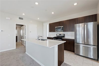 /international/us/11238-essence-point-avenue-las-vegas-nv-110106371301/