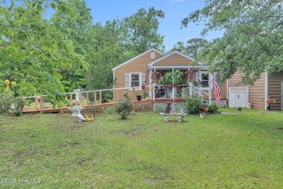 /international/us/2601-mayberry-loop-road-morehead-city-nc-110099729694/