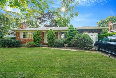/international/us/108-barrett-avenue-bayport-ny-110101128389/