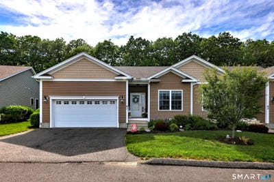/international/us/61-pondview-circle-beacon-falls-ct-110108414976/