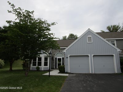 /international/us/28-wedgewood-lane-guilderland-ny-110100634471/