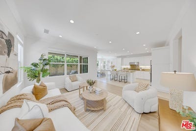 /international/us/116-mistletoe-irvine-ca-110107875119/