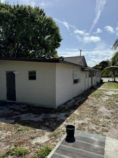 /international/us/916-avenue-h-fort-pierce-fl-110098376635/