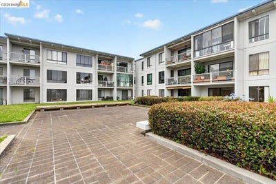 /international/us/6-captain-dr-emeryville-ca-110108999019/