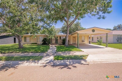 /international/us/1901-bon-aire-avenue-victoria-tx-110101214459/