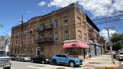 /international/us/397-avenue-c-bayonne-nj-110108550271/