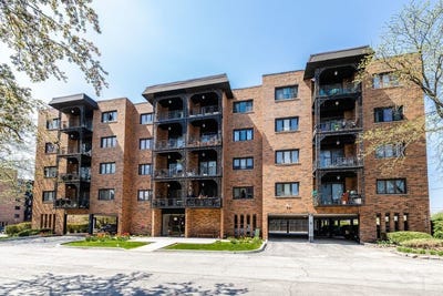 /international/us/9375-landings-lane-des-plaines-il-110107714478/