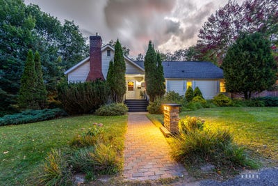 /international/us/35-essex-street-lake-placid-ny-110110125777/