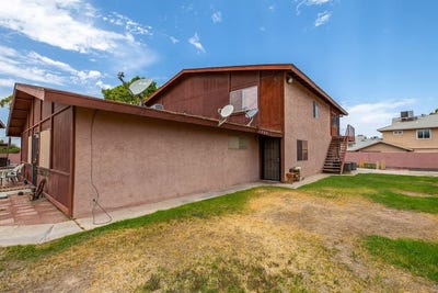 /international/us/1276-20-place-yuma-az-110109699258/