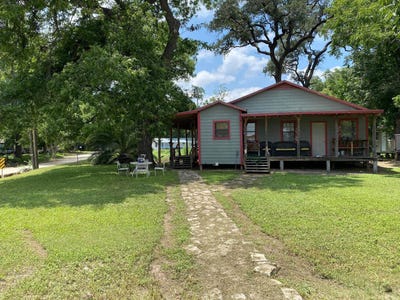 /international/us/106-108-w-crockett-brackettville-tx-110109978300/