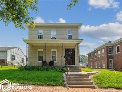 /international/us/914-n-8th-street-burlington-ia-110101343931/