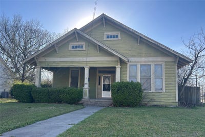 /international/us/701-s-clements-street-gainesville-tx-110108682789/
