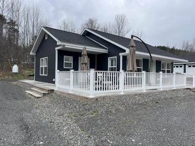 /international/us/102-crescent-street-skowhegan-me-110107665944/