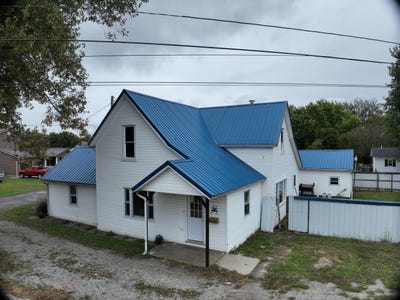 /international/us/27-e-high-street-jeffersonville-oh-110120103545/