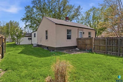 /international/us/401-e-12th-ave-mitchell-sd-110104154410/