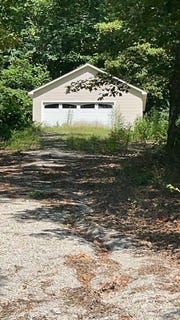 /international/us/russellville-al-110093259910/