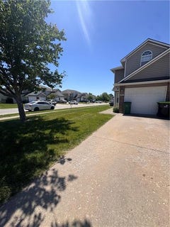 /international/us/810-peach-tree-lane-blue-springs-mo-110108009848/
