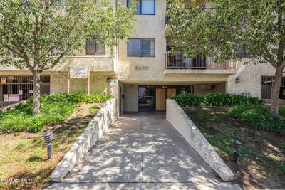 /international/us/9960-owensmouth-avenue-chatsworth-ca-110110390524/