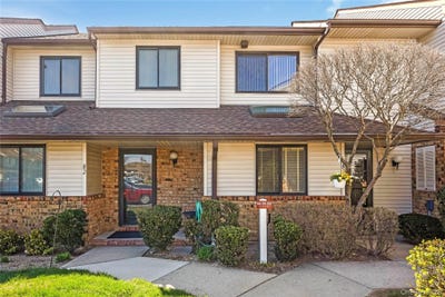 /international/us/82-cottonwood-ct-wantagh-ny-110107282310/