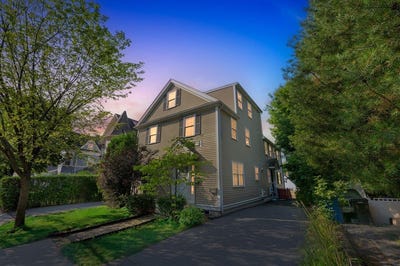 /international/us/582-trapelo-rd-belmont-ma-110101095927/