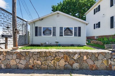 /international/us/157-maplewood-ave-gloucester-ma-110108797456/