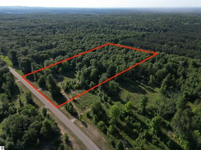 /international/us/1128-e-solaris-way-lot-b8-maple-city-mi-110120123379/