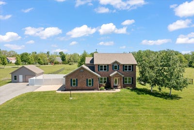 /international/us/302-county-road-2650-n-mahomet-il-110108341988/