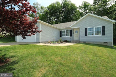 /international/us/251-timberwood-trail-centre-hall-pa-110108393086/