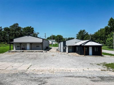/international/us/527-529-and-530-clinton-avenue-osborn-mo-110101218535/