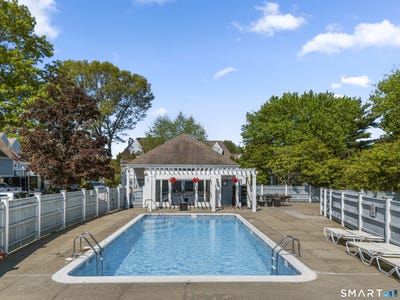 /international/us/2124-old-pond-lane-norwich-ct-110108278652/